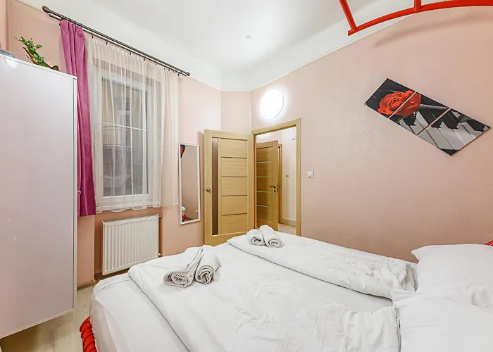 The Other Side - Spacious 3br With Jacuzzi And Private Sauna