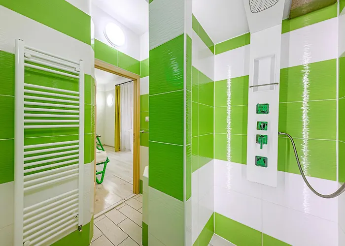 The Other Side - Spacious 3br With Jacuzzi And Private Sauna Budapest