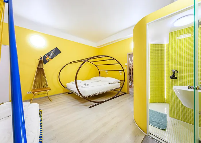 The Other Side - Spacious 3br With Jacuzzi And Private Sauna Budapeszt