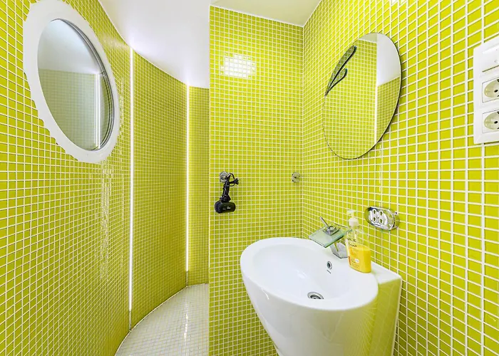 The Other Side - Spacious 3br With Jacuzzi And Private Sauna Apartament