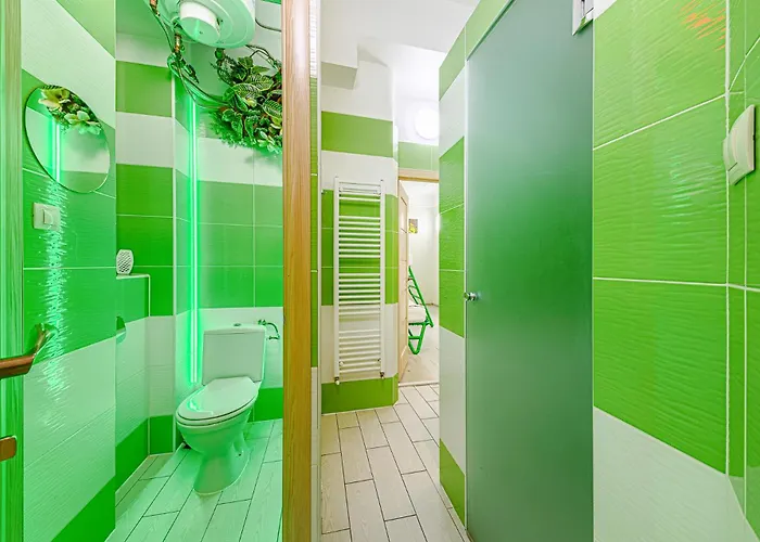 The Other Side - Spacious 3br With Jacuzzi And Private Sauna Apartament