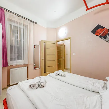 The Other Side - Spacious 3br With Jacuzzi And Private Sauna