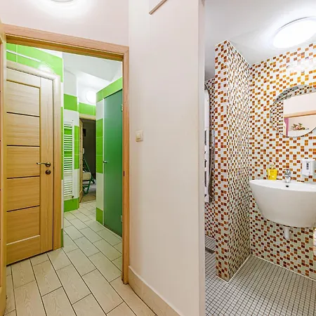 Apartman The Other Side - Spacious 3br With Jacuzzi And Private Sauna Budapest