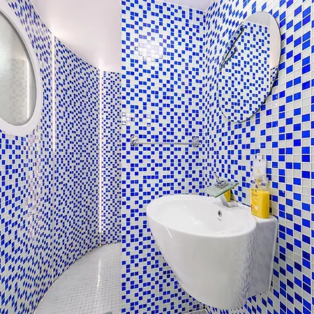 The Other Side - Spacious 3br With Jacuzzi And Private Sauna Apartman *
