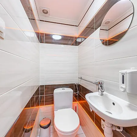 The Other Side - Spacious 3br With Jacuzzi And Private Sauna Apartman