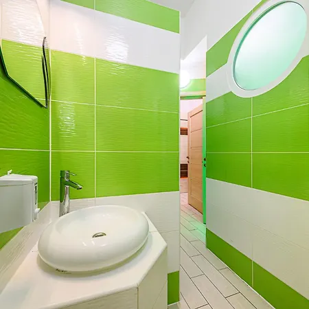 Apartman The Other Side - Spacious 3br With Jacuzzi And Private Sauna Budapest