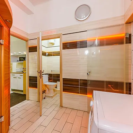 The Other Side - Spacious 3br With Jacuzzi And Private Sauna *