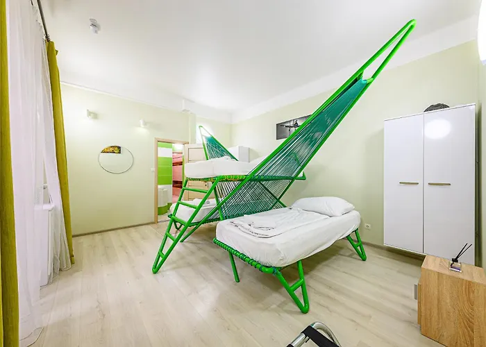 The Other Side - Spacious 3br With Jacuzzi And Private Sauna בודפשט
