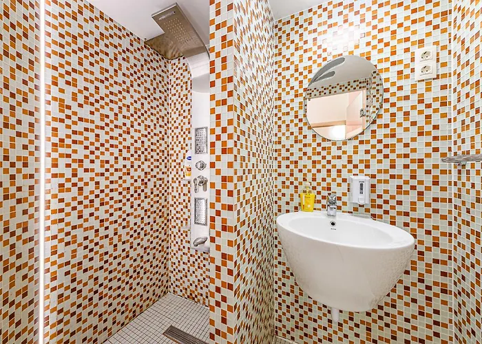 דירה The Other Side - Spacious 3br With Jacuzzi And Private Sauna *