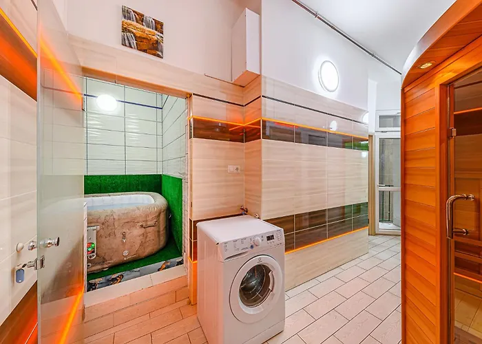 The Other Side - Spacious 3br With Jacuzzi And Private Sauna דירה בודפשט