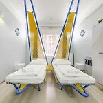 The Other Side - Spacious 3br With Jacuzzi And Private Sauna * Budapesta