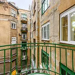 The Other Side - Spacious 3br With Jacuzzi And Private Sauna