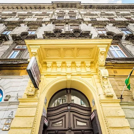 The Other Side - Spacious 3Br With Jacuzzi And Private Sauna * Budapest