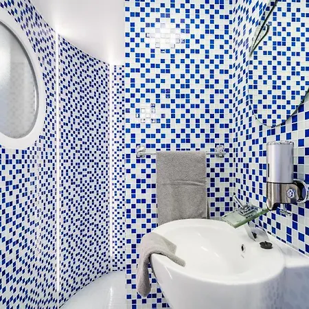 The Other Side - Spacious 3Br With Jacuzzi And Private Sauna Apartment