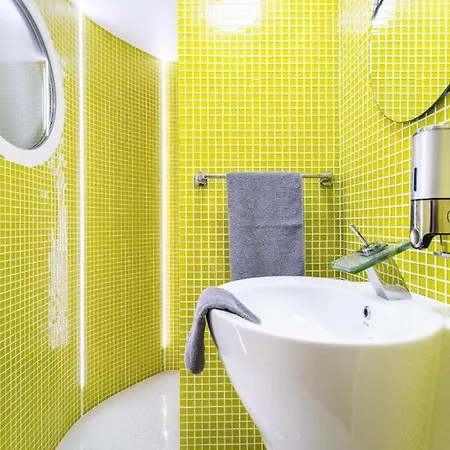 아파트 The Other Side - Spacious 3br With Jacuzzi And Private Sauna 부다페스트