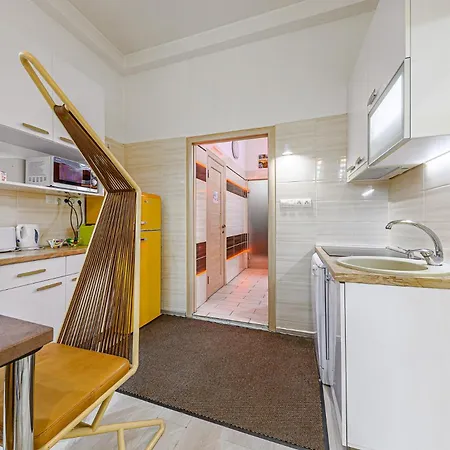 The Other Side - Spacious 3br With Jacuzzi And Private Sauna Apartament