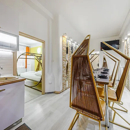 The Other Side - Spacious 3br With Jacuzzi And Private Sauna Apartament