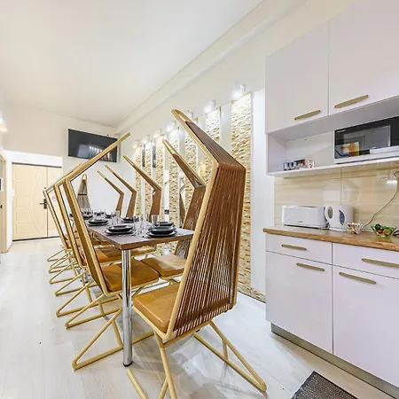The Other Side - Spacious 3br With Jacuzzi And Private Sauna Budapesta