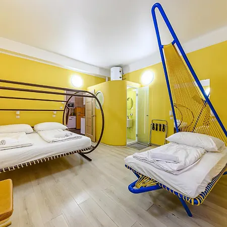 The Other Side - Spacious 3br With Jacuzzi And Private Sauna * Budapesta