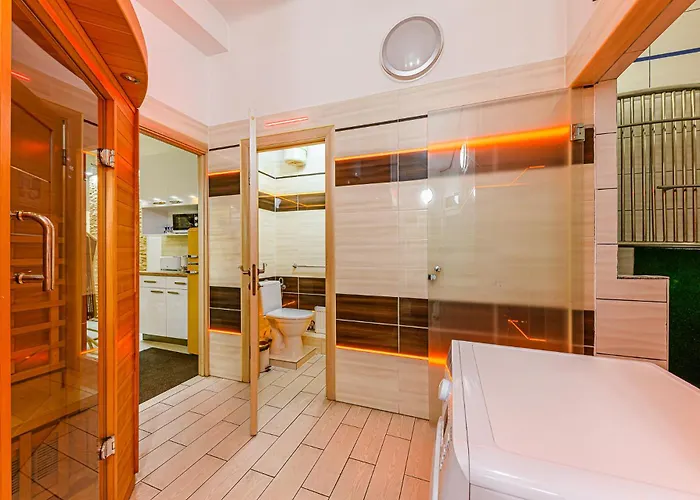 The Other Side - Spacious 3br With Jacuzzi And Private Sauna *